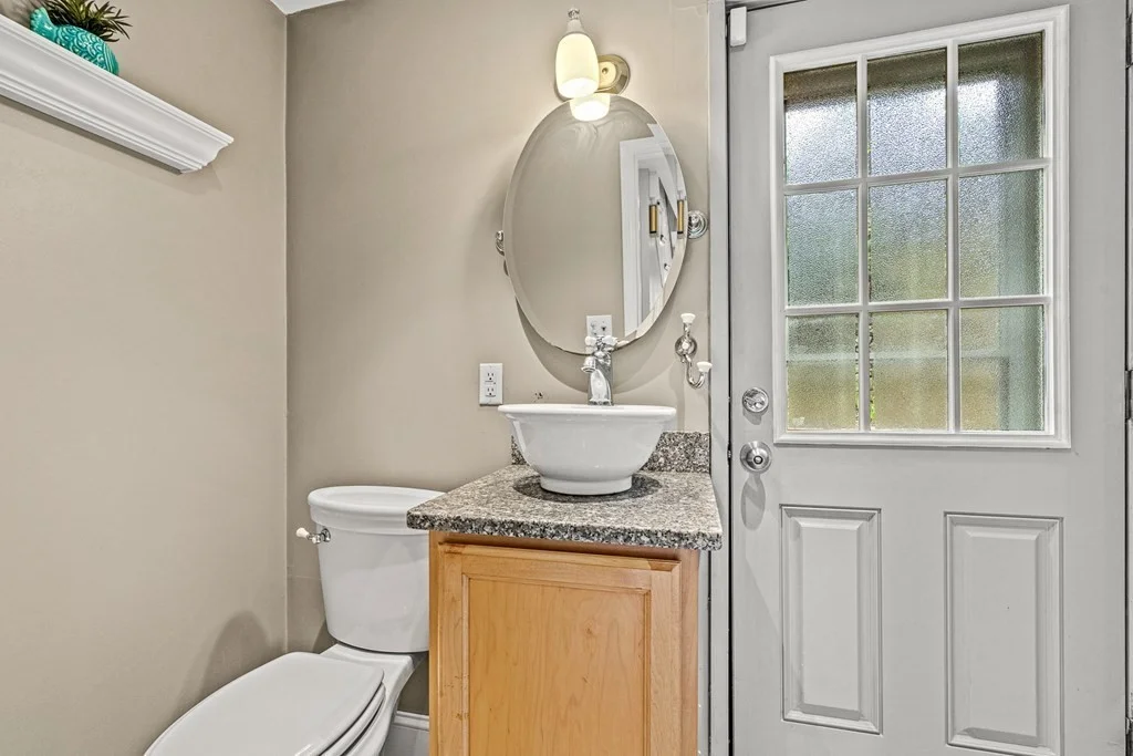 3 bed, 2 bath apartment for rent at 10 A Chesterford Rd East, Winchester — photo 22 of 42