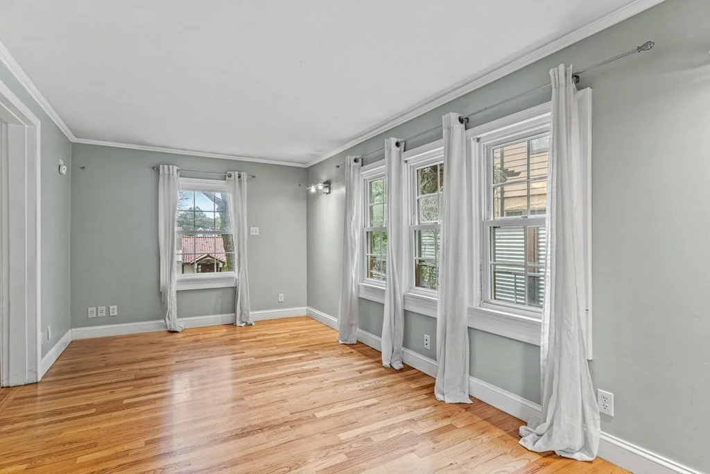 3 bed, 2 bath apartment for rent at 10 A Chesterford Rd East, Winchester — photo 15 of 42
