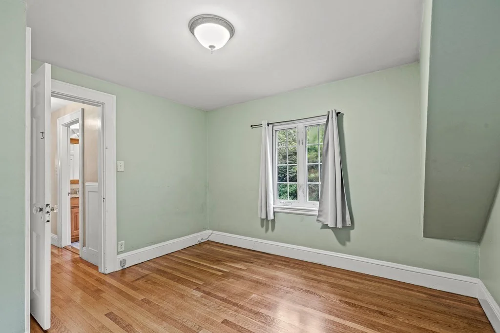 3 bed, 2 bath apartment for rent at 10 A Chesterford Rd East, Winchester — photo 33 of 42