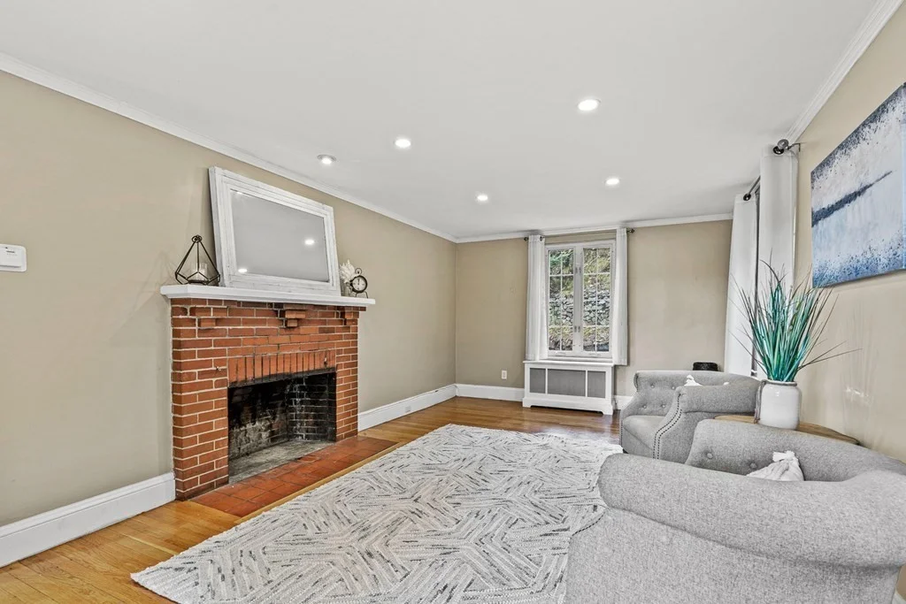 3 bed, 2 bath apartment for rent at 10 A Chesterford Rd East, Winchester — photo 6 of 42