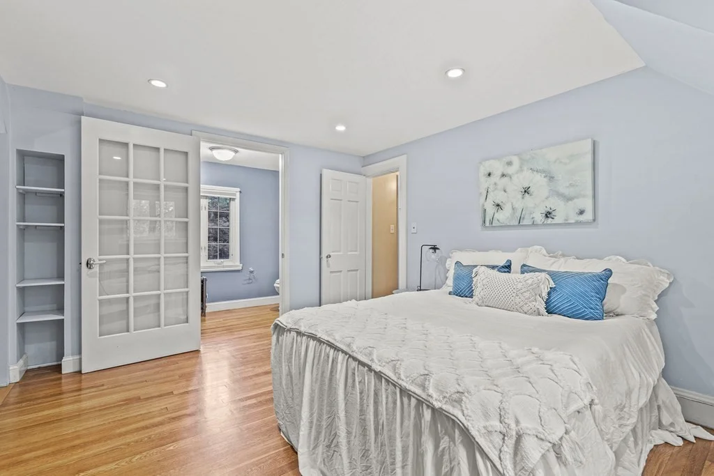 3 bed, 2 bath apartment for rent at 10 A Chesterford Rd East, Winchester — photo 23 of 42