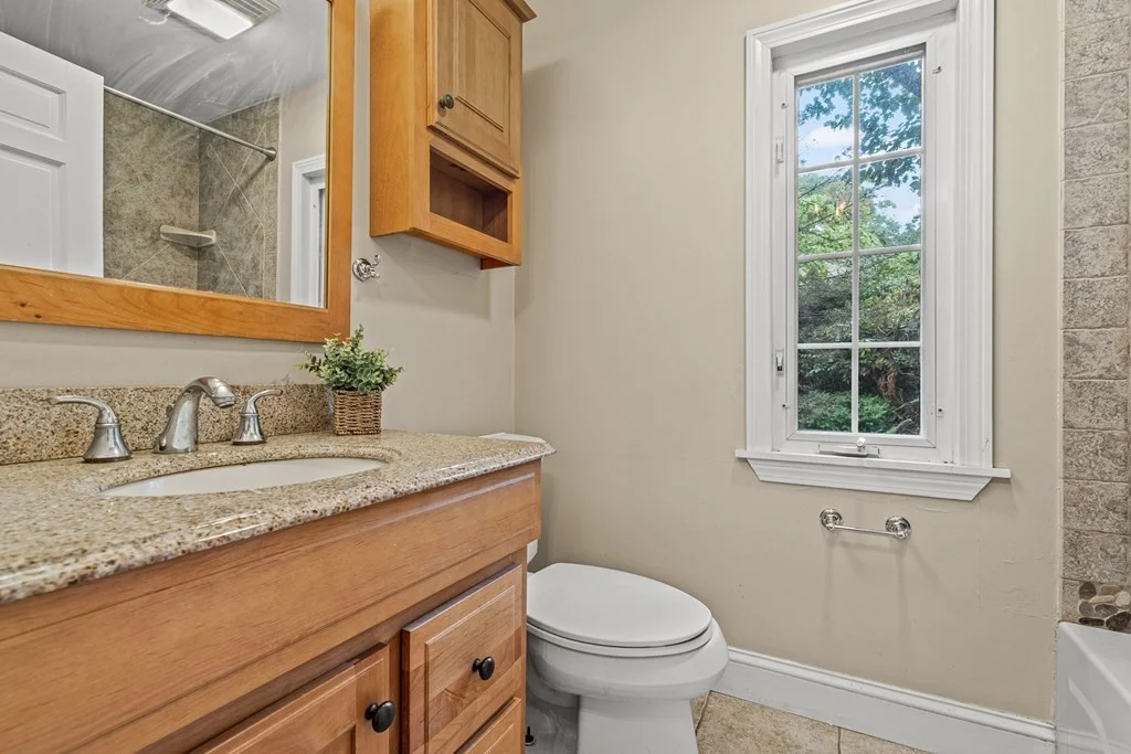 3 bed, 2 bath apartment for rent at 10 A Chesterford Rd East, Winchester — photo 34 of 42