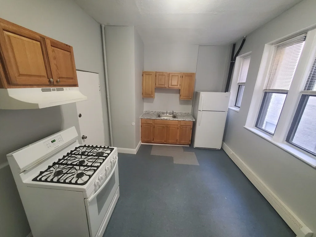 2 bed, 1 bath apartment for rent at 10 Abbotsford St Unit 1, Dorchester