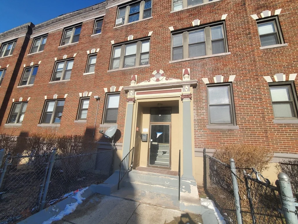 2 bed, 1 bath apartment for rent at 10 Abbotsford St Unit 1, Dorchester — photo 10 of 11
