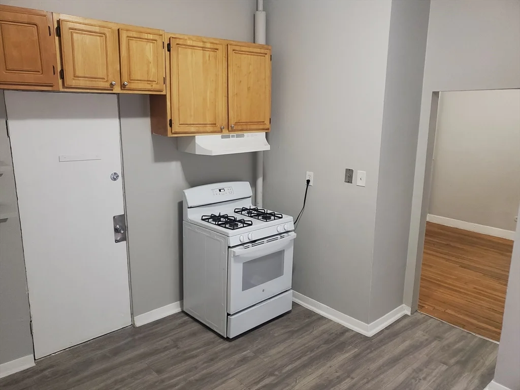 2 bed, 1 bath apartment for rent at 10 Abbotsford St Unit 2, Dorchester — photo 2 of 13