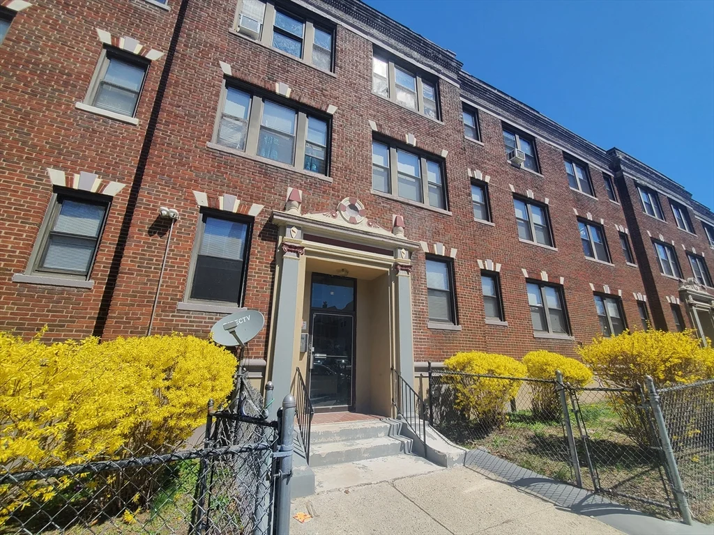 1 bed, 1 bath apartment for rent at 10 Abbotsford St Unit 3, Dorchester — photo 10 of 12