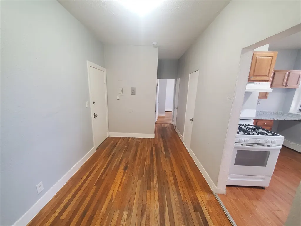 1 bed, 1 bath apartment for rent at 10 Abbottsford Unit 9, Roxbury — photo 4 of 14