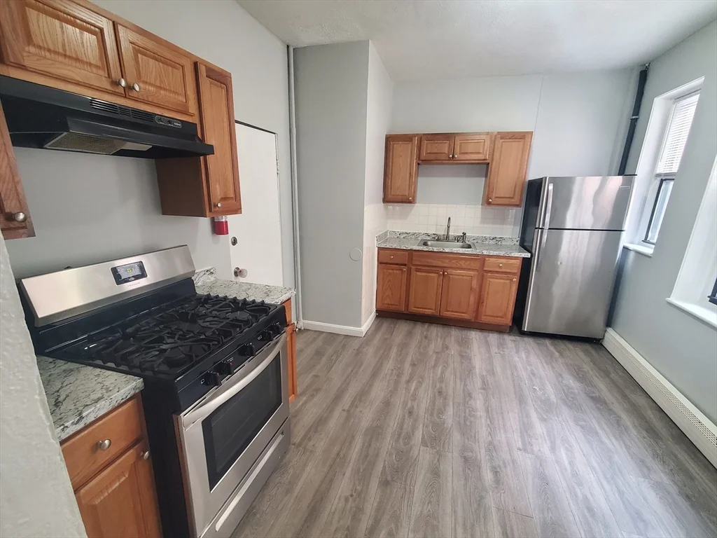 2 bed, 1 bath apartment for rent at 10 Abbottsford Unit 5, Dorchester — photo 1 of 13