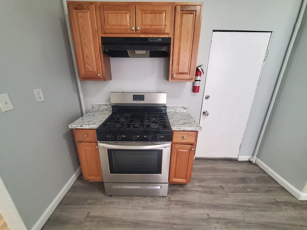 2 bed, 1 bath apartment for rent at 10 Abbottsford Unit 5, Dorchester — photo 3 of 13