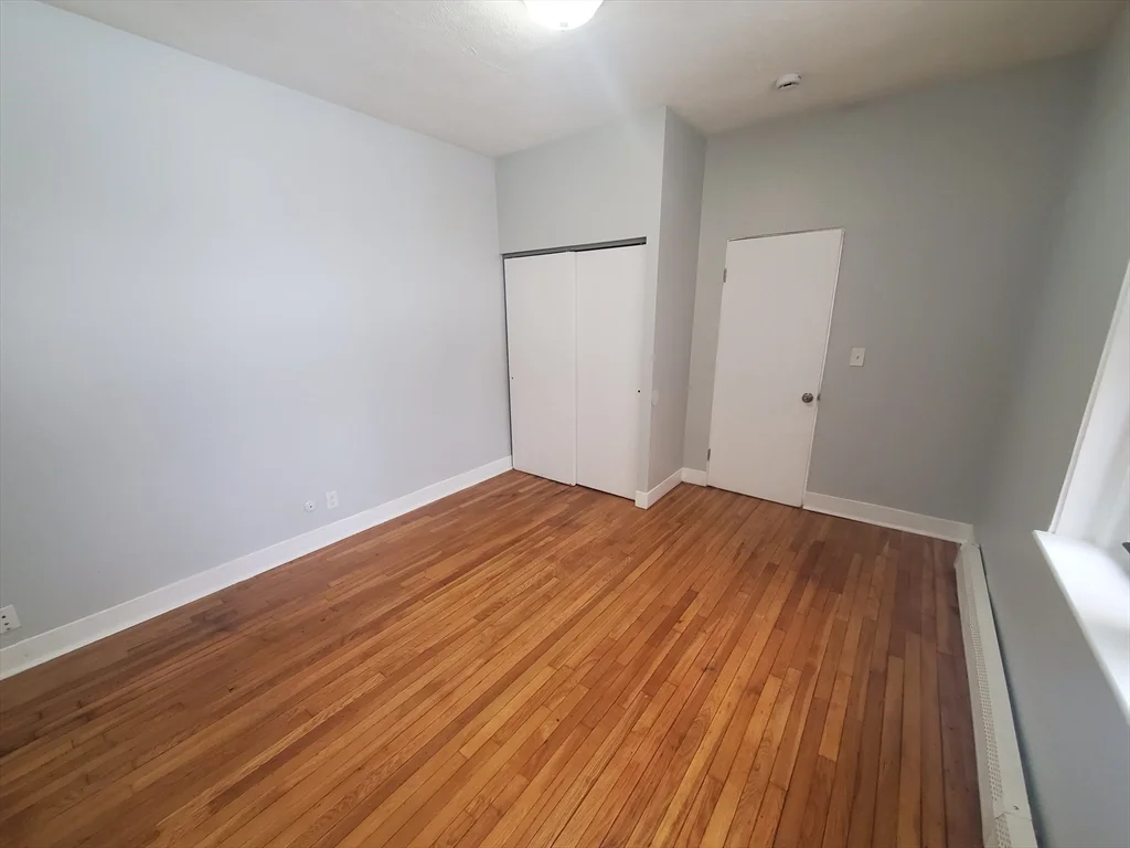2 bed, 1 bath apartment for rent at 10 Abbottsford Unit 5, Dorchester — photo 7 of 13