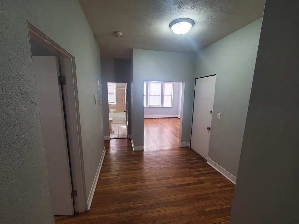 2 bed, 1 bath apartment for rent at 10 Abbottsford Unit 5, Dorchester — photo 6 of 13