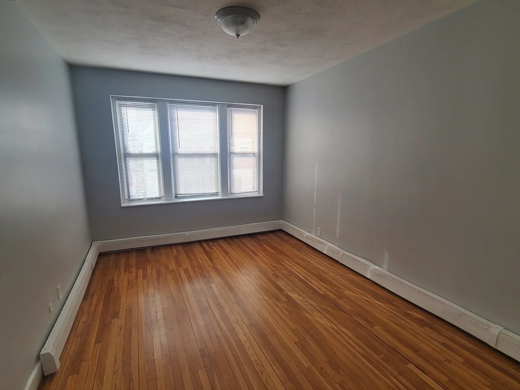 2 bed, 1 bath apartment for rent at 10 Abbottsford Unit 5, Dorchester — photo 4 of 13