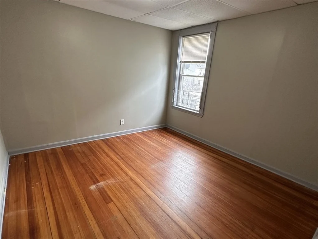3 bed, 1 bath apartment for rent at 10 Adams St Unit 2, Lynn — photo 3 of 7