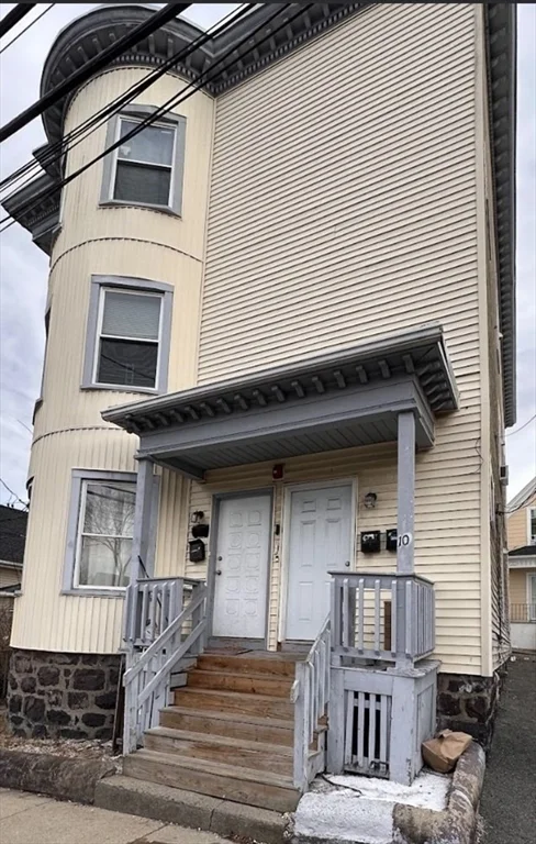 3 bed, 1 bath apartment for rent at 10 Adams St Unit 2, Lynn — photo 7 of 7