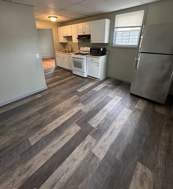3 bed, 1 bath apartment for rent at 10 Adams St Unit 2, Lynn — photo 6 of 7