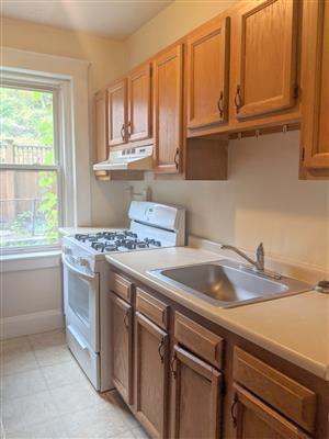 2 bed, 1 bath apartment for rent at 10 Agassiz St Unit 5, Neighborhood Nine