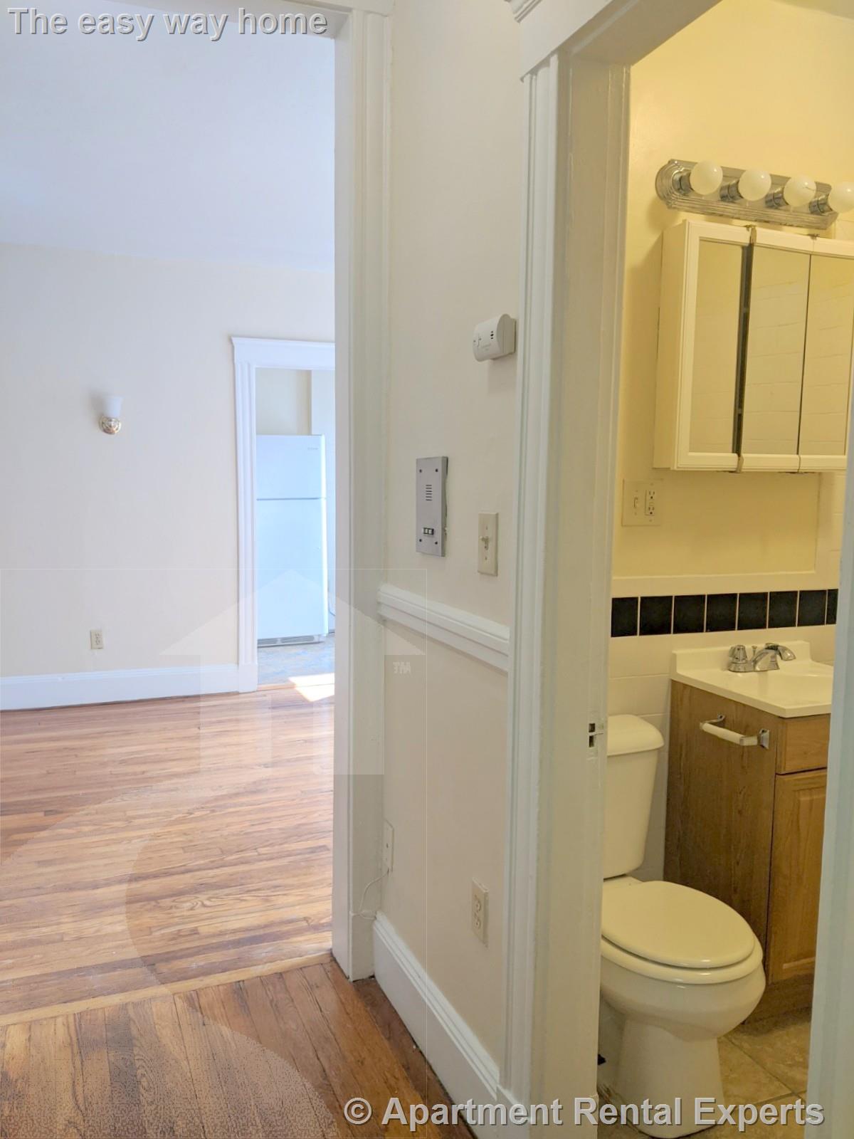 Studio bed, 1 bath apartment for rent at 10 Agassiz St Unit 8, Porter Square — photo 2 of 10