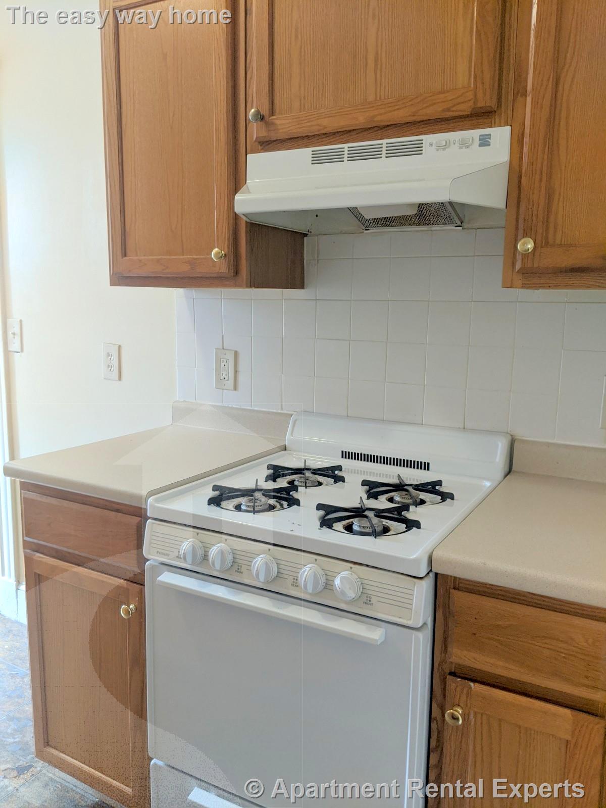 Studio bed, 1 bath apartment for rent at 10 Agassiz St Unit 8, Porter Square — photo 9 of 10