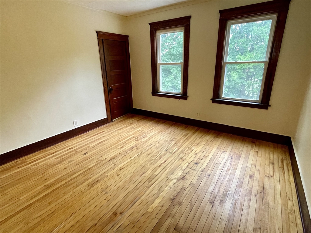 3 bed, 1 bath apartment for rent at 10 Agawam St Unit 2, Worcester — photo 10 of 17