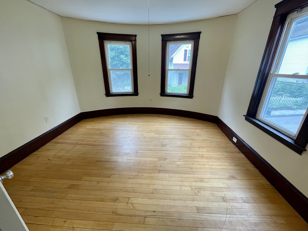 3 bed, 1 bath apartment for rent at 10 Agawam St Unit 2, Worcester — photo 6 of 17