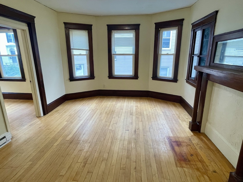 3 bed, 1 bath apartment for rent at 10 Agawam St Unit 2, Worcester — photo 3 of 17