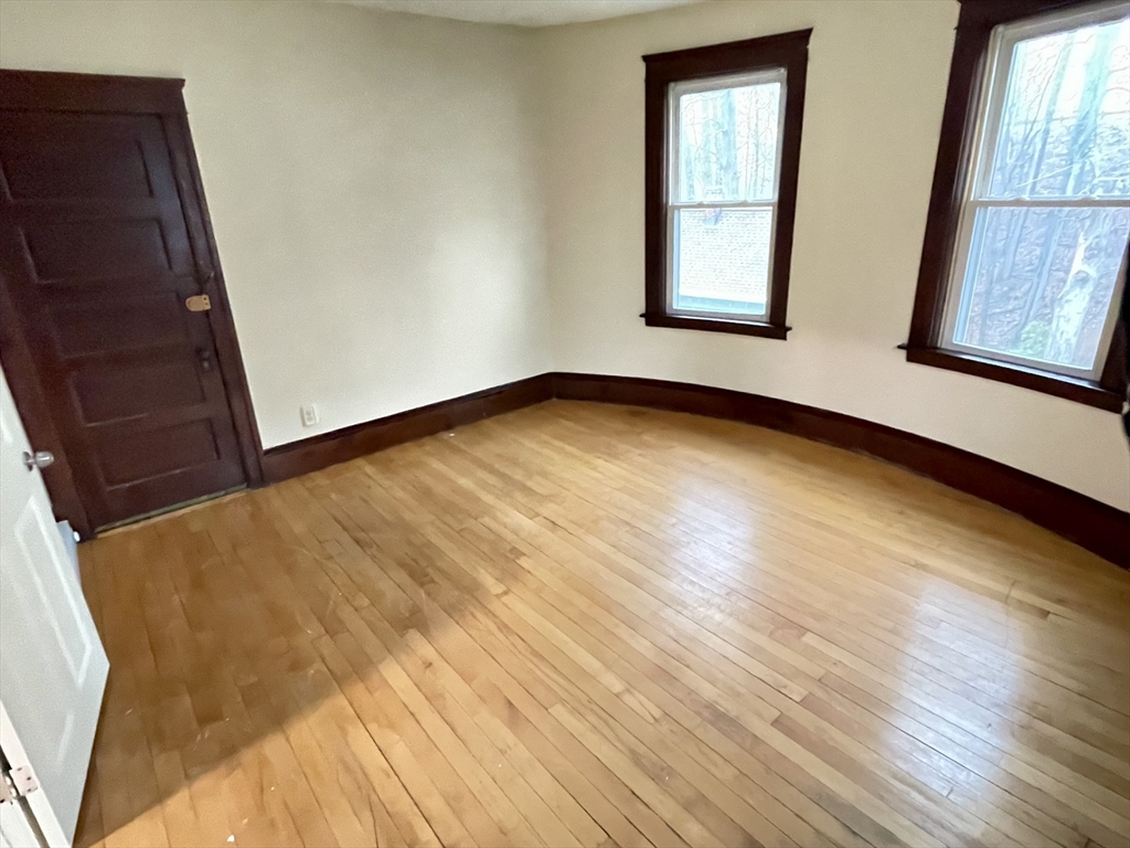 3 bed, 1 bath apartment for rent at 10 Agawam St Unit 3, Worcester — photo 7 of 22