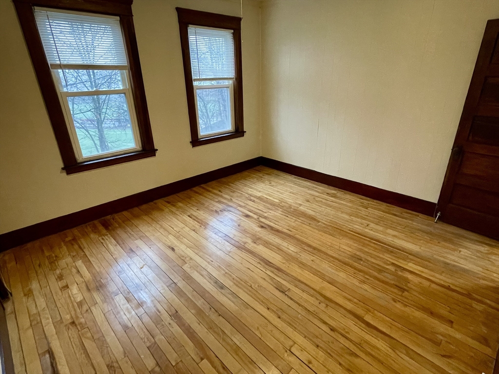 3 bed, 1 bath apartment for rent at 10 Agawam St Unit 3, Worcester — photo 18 of 22
