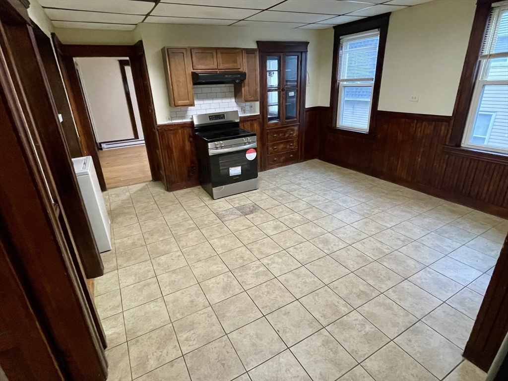 3 bed, 1 bath apartment for rent at 10 Agawam St Unit 3, Worcester — photo 14 of 22