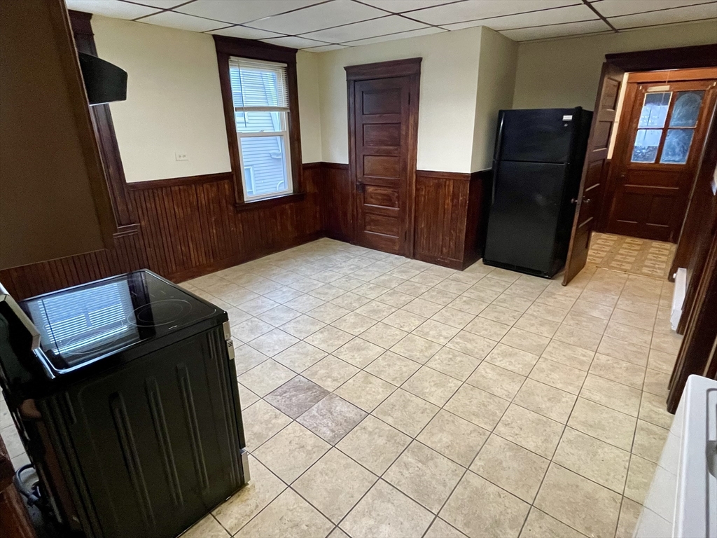 3 bed, 1 bath apartment for rent at 10 Agawam St Unit 3, Worcester — photo 11 of 22