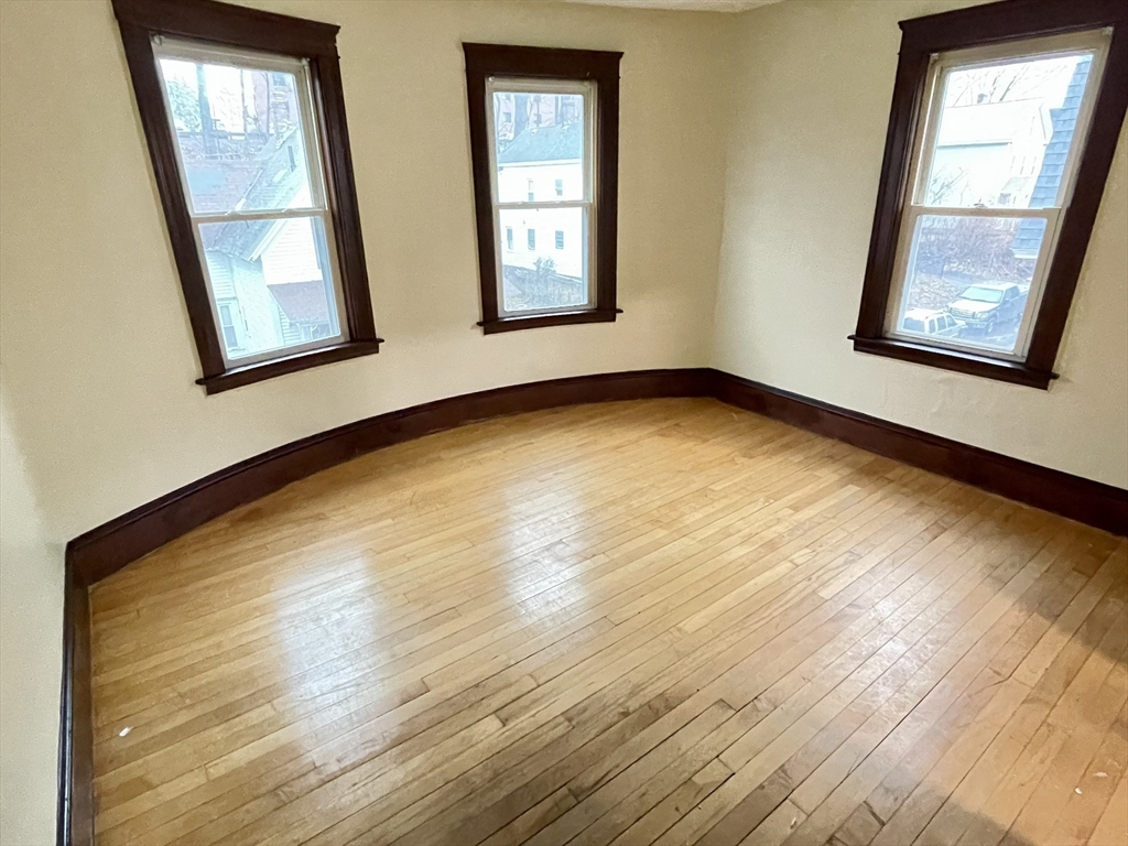 3 bed, 1 bath apartment for rent at 10 Agawam St Unit 3, Worcester — photo 6 of 22