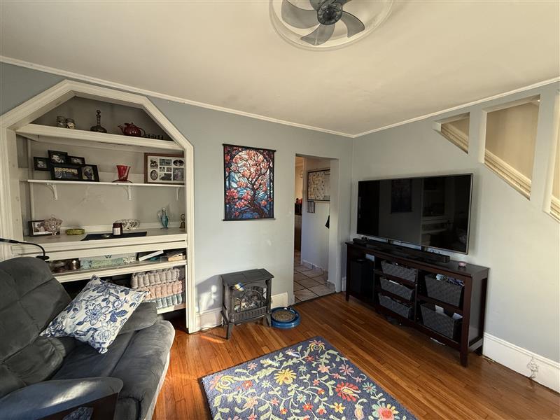 2 bed, 2 bath apartment for rent at 10 Allen St Unit 1, Ward Two — photo 5 of 12
