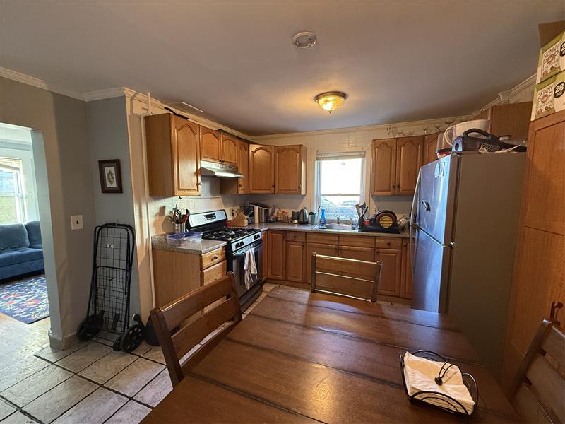 2 bed, 2 bath apartment for rent at 10 Allen St Unit 1, Ward Two — photo 7 of 12