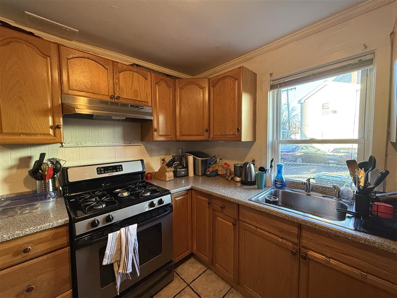 2 bed, 2 bath apartment for rent at 10 Allen St Unit 1, Ward Two — photo 1 of 12