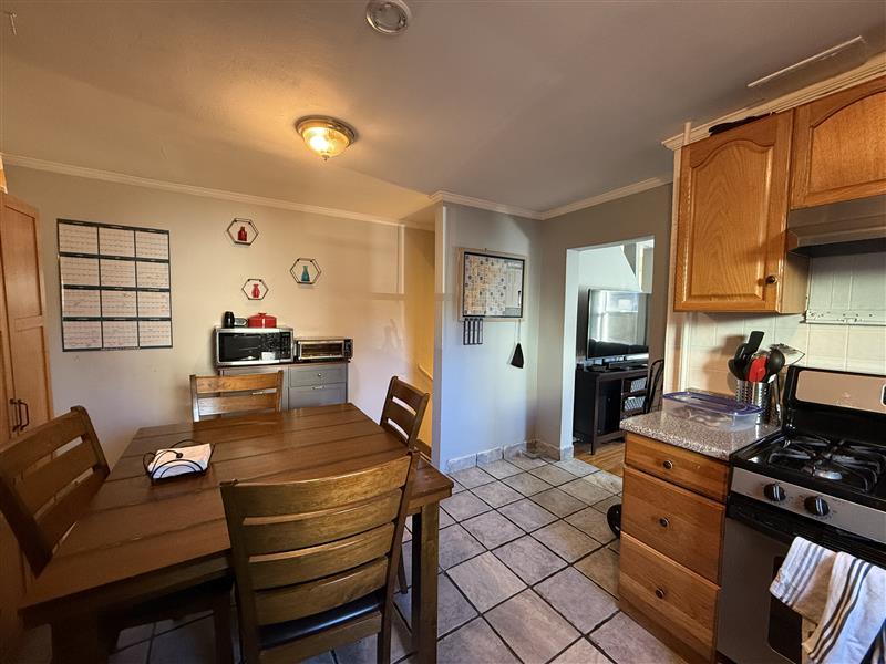 2 bed, 2 bath apartment for rent at 10 Allen St Unit 1, Ward Two — photo 8 of 12
