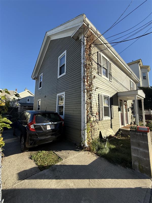 2 bed, 2 bath apartment for rent at 10 Allen St Unit 1, Ward Two — photo 4 of 12