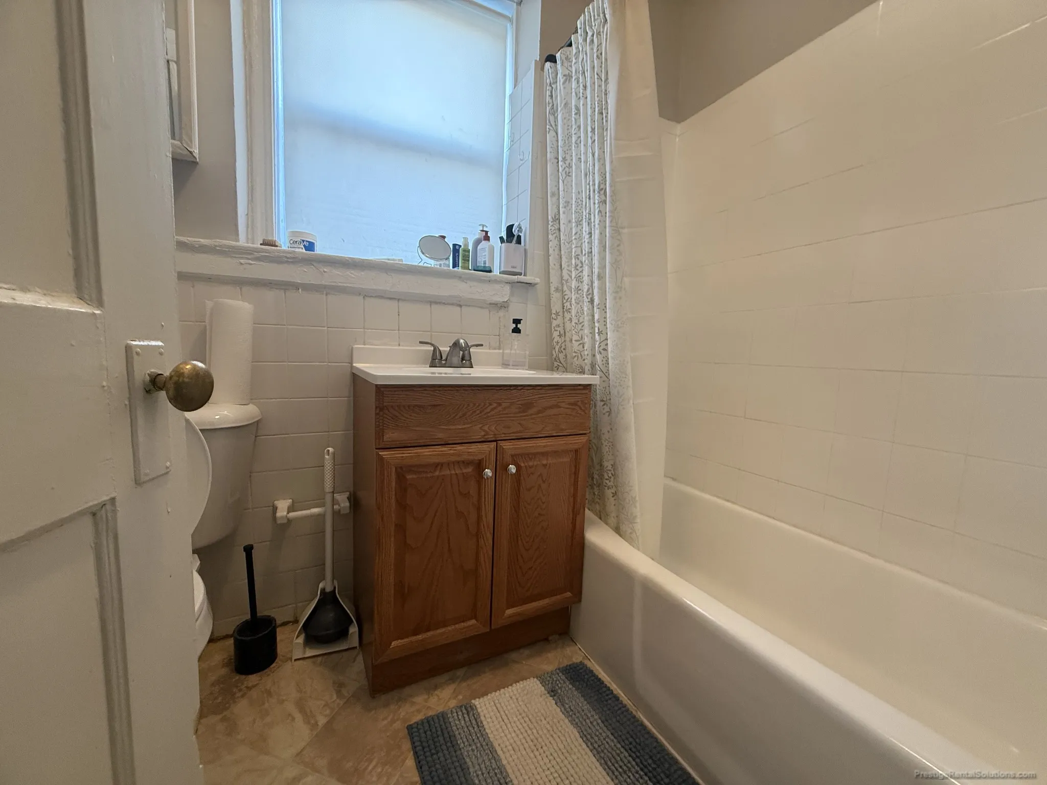 2 bed, 1 bath apartment for rent at 10 Allston St Unit 8, Brighton — photo 3 of 15