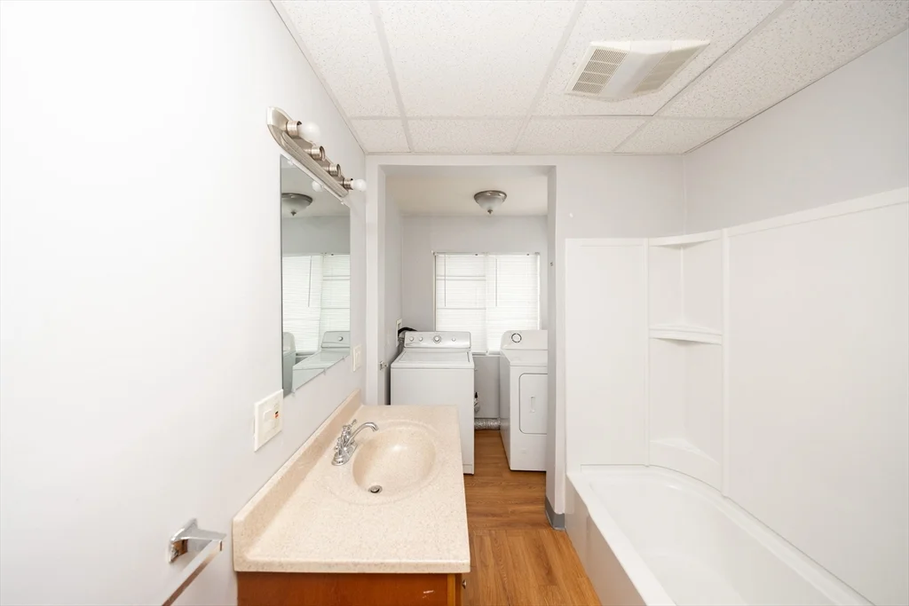 3 bed, 2 bath apartment for rent at 10 Alpine Unit 1, Worcester — photo 16 of 16