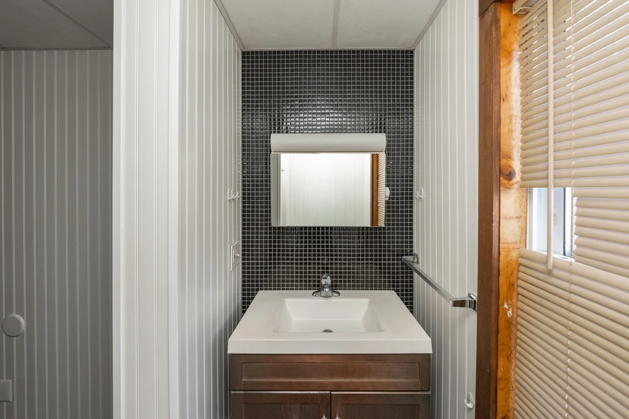 2 bed, 1 bath apartment for rent at 10 Alpine Unit 3, Worcester — photo 21 of 23