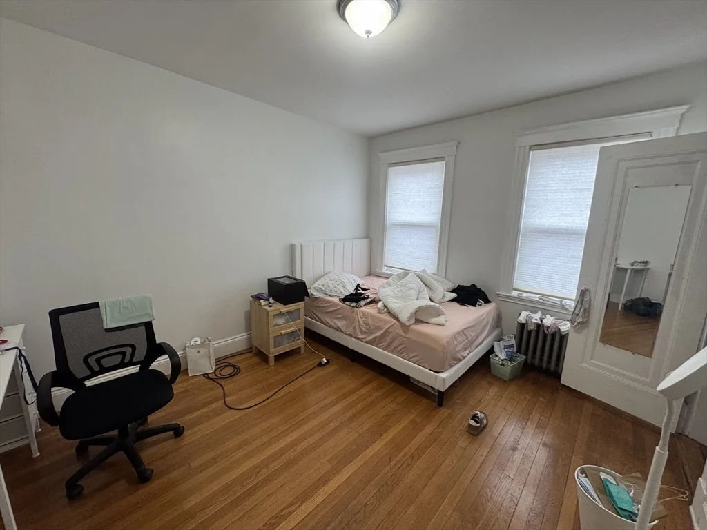 4 bed, 2 bath apartment for rent at 10 Alton Ct Unit 02A, Coolidge Corner — photo 6 of 10