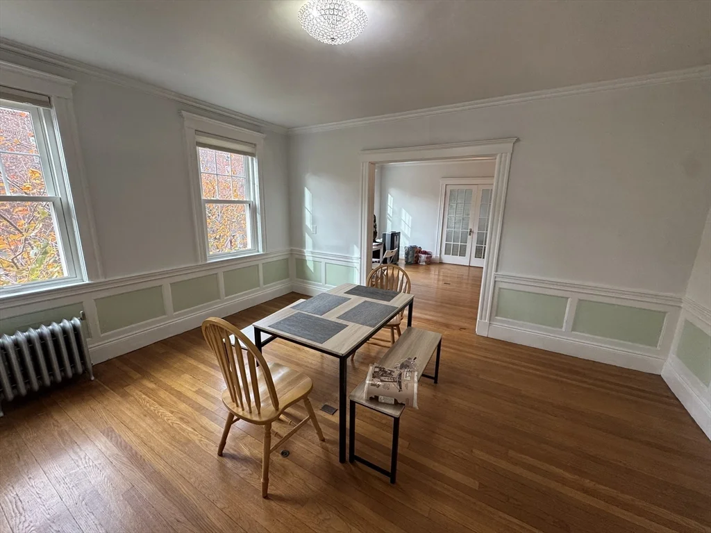 4 bed, 2 bath apartment for rent at 10 Alton Ct Unit 02A, Coolidge Corner — photo 2 of 10