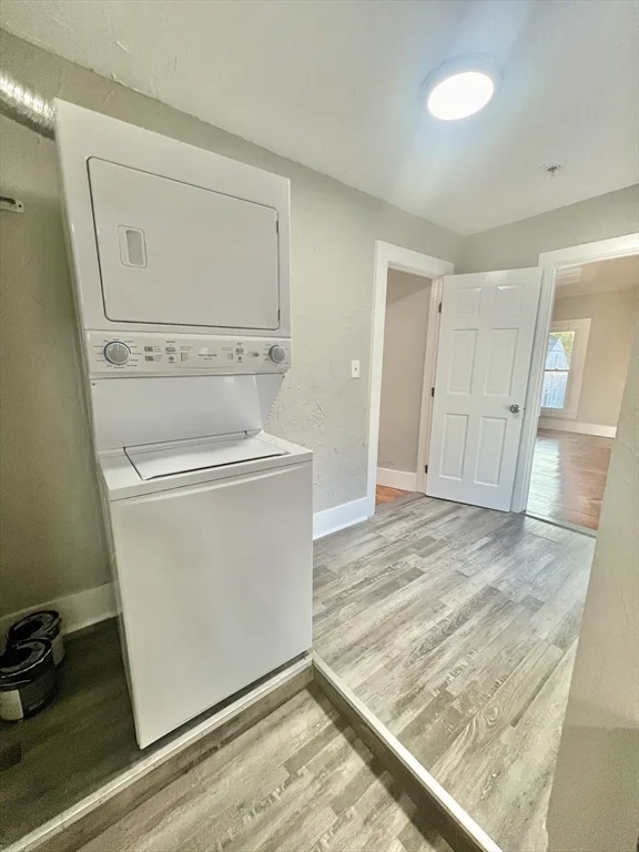 2 bed, 1 bath apartment for rent at 10 Ames Pl Unit 2, Marlborough — photo 6 of 7