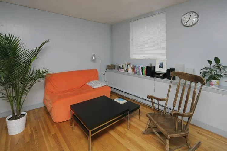Studio bed, 1 bath apartment for rent at 10 Arlington St Unit 10-1, Back Bay — photo 2 of 7