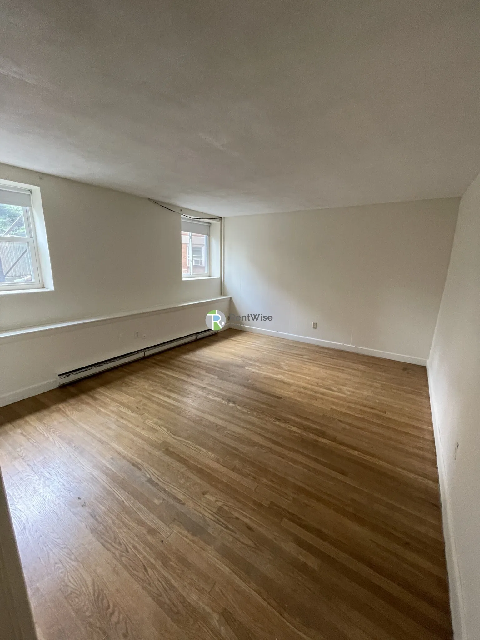 Studio bed, 1 bath apartment for rent at 10 Armington St Unit 1, Allston — photo 2 of 9
