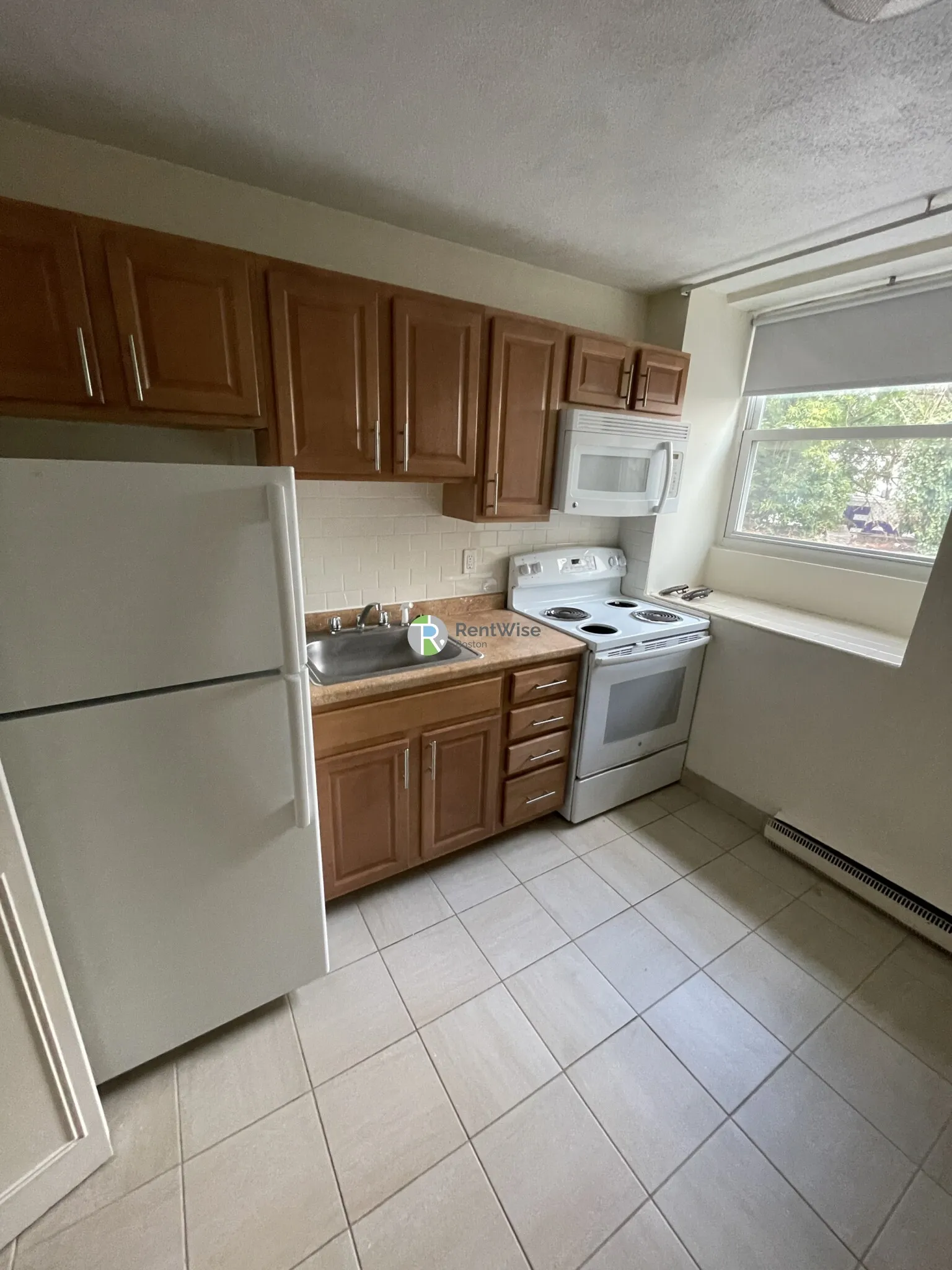 Studio bed, 1 bath apartment for rent at 10 Armington St Unit 1, Allston — photo 6 of 9