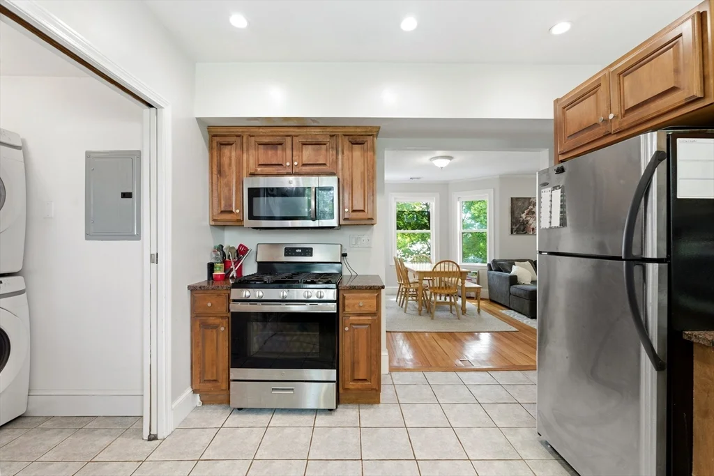 3 bed, 1 bath apartment for rent at 10 Ashmont Ct Unit 3, Dorchester — photo 7 of 21