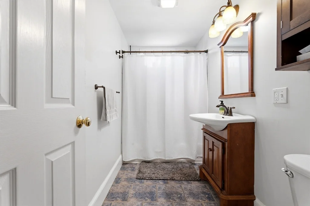 3 bed, 1 bath apartment for rent at 10 Ashmont Ct Unit 3, Dorchester — photo 17 of 21