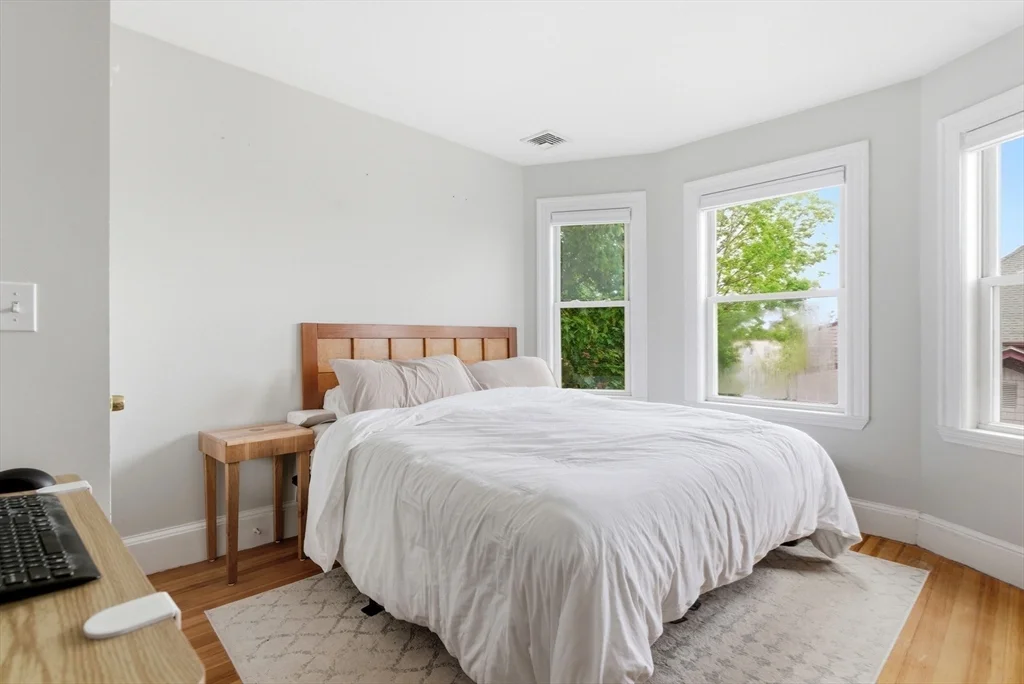 3 bed, 1 bath apartment for rent at 10 Ashmont Ct Unit 3, Dorchester — photo 10 of 21