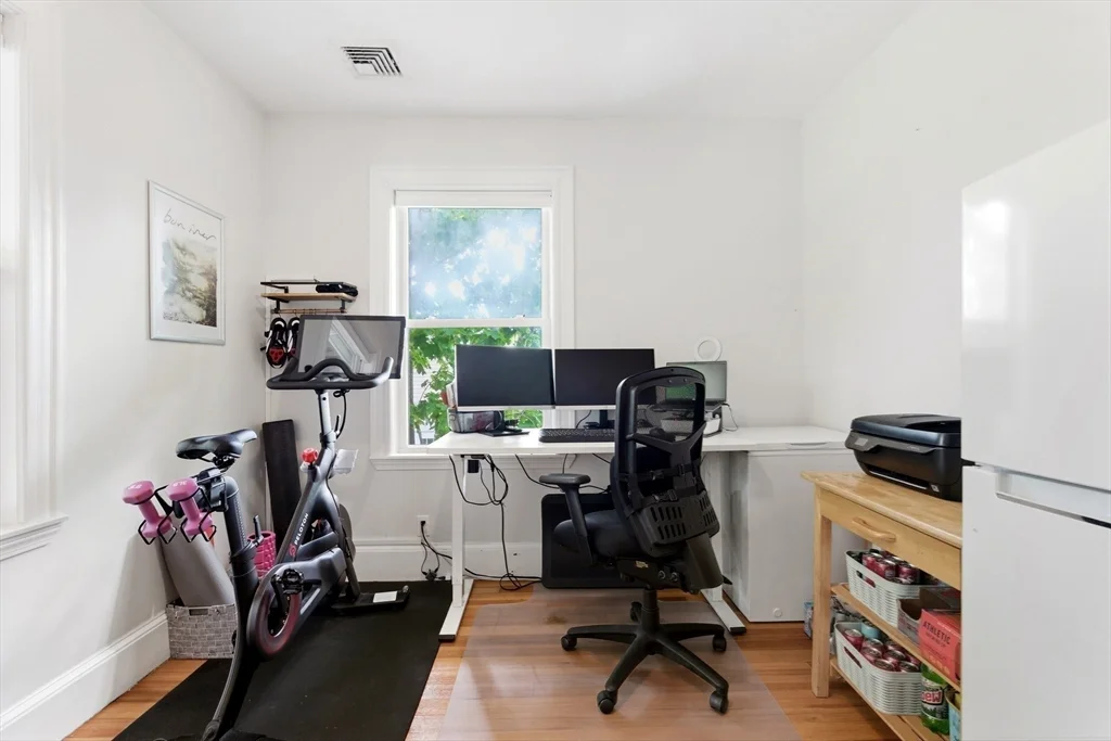 3 bed, 1 bath apartment for rent at 10 Ashmont Ct Unit 3, Dorchester — photo 14 of 21
