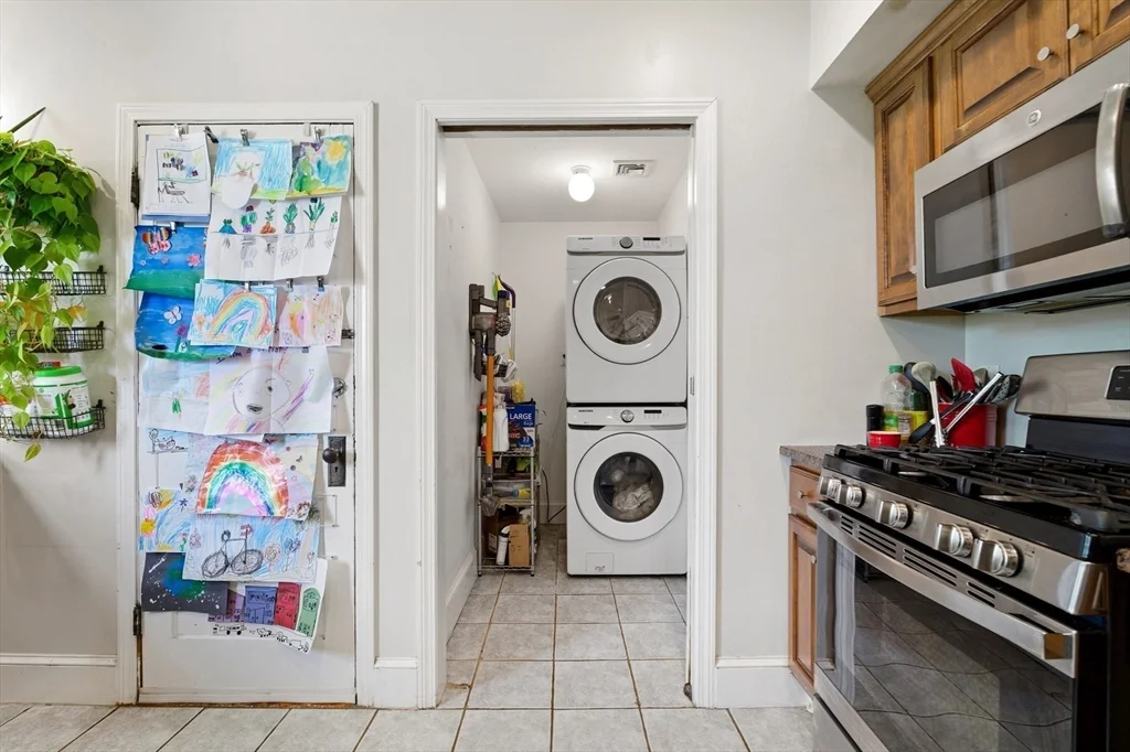 3 bed, 1 bath apartment for rent at 10 Ashmont Ct Unit 3, Dorchester — photo 9 of 21