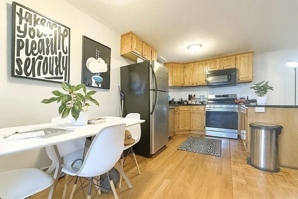 2 bed, 1 bath apartment for rent at 10 Avon St Unit 17, Spring Hill — photo 5 of 16